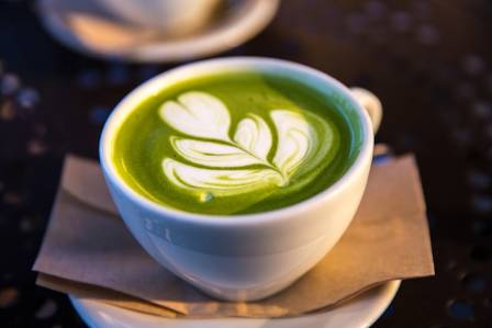 Enkel Matcha Latte med 3 ingredienser
