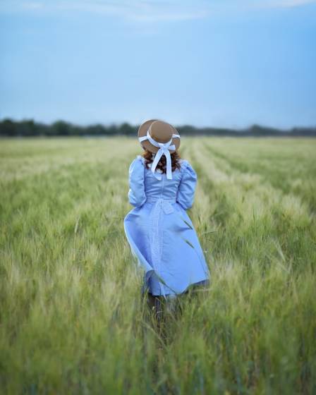 Slik styler du en vintageinspirert kjole uten at det ser ut som om du har på deg kostyme